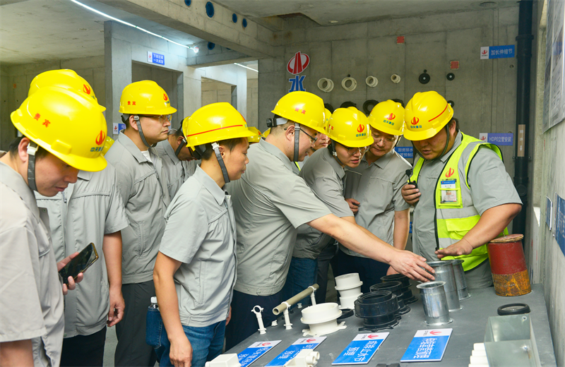 为进一步推进优质客户高效履约，提升交付品质、达成客户满意，2025年6月25日，抖圈论坛建设集团在上海组织召开2025年越秀地产、华润置业客户履约推进会。